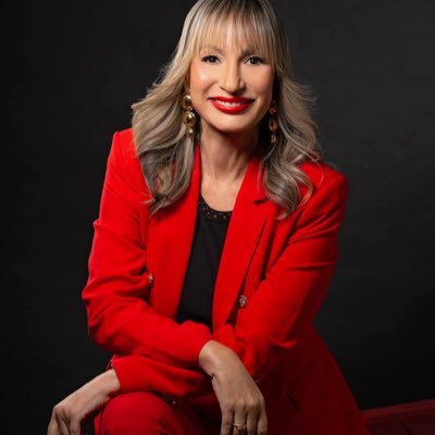 PR Specialist . Media Personality. Public Speaker. Non Verbal Communication Coach Spokeswoman.Blogger. Success & Career Influencer.  CNNE columnist.