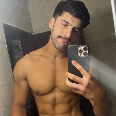 Robert Ruiz. Born and raised in LA. Don't be afraid to say hey. Help me out, I'm lackin, new here and I need some followers.