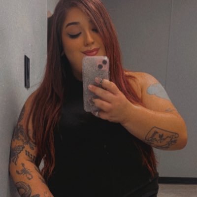 thelaurenamaya's profile picture. Lo / latinx / vetmed / “she is the definition of don’t fuck around” -my dad / ig: meowenna