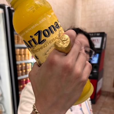 abigailacruz's profile picture. 