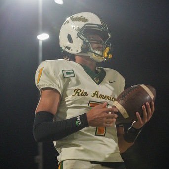 Rio Americano high school 26’ | QB |6’1 | 200lbs | 40yd dash: 4.67 (unofficial) | Philippians 4:13✝️