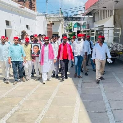 दलितों, पिछड़ों, अल्पसंख्यकों की आवाज़
दिलीप भीम कनौजिया जी को जिला पंचायत सदस्य बनाना है, 2027 में अखिलेश यादव जी को मुख्यमंत्री बनाना है।