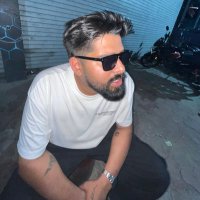 Yash (@woahyash) 's Twitter Profile