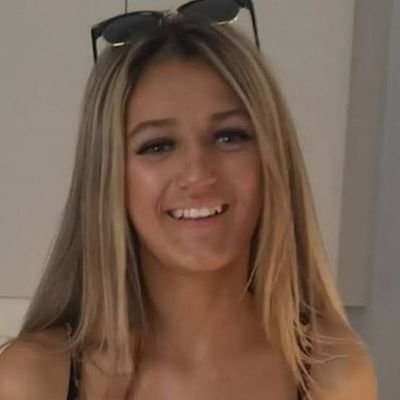 elsie329520's profile picture. 