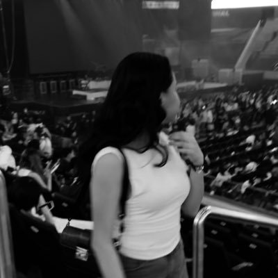 hzlsbtn's profile picture. 0/10, would not recommend