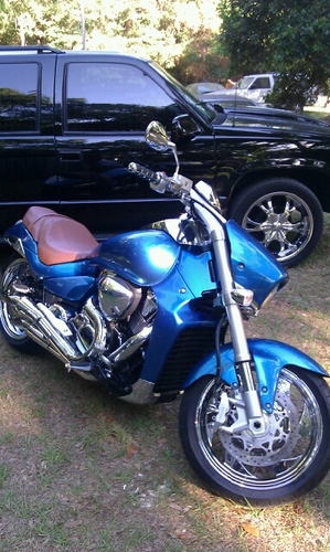 Here at Bring the Noize Motorsports we do head light clearing, tune ups, breaks, oil changes, and all around auto tech