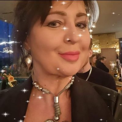 Interior designer with a passionate vision for social justice, media truth and  a world with no boundaries.
I love my family and I adore life.