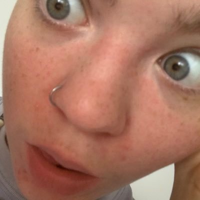 totoncsicsi's profile picture. be vagyok izéőő ………….😧 (mostanság ink threadsen vagyok meg stb) ʚ♡ɞ