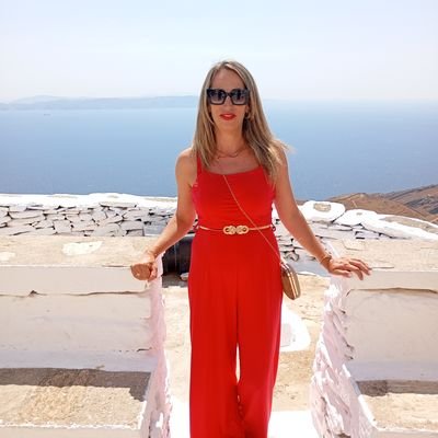 Ο ανθρωπος ειναι φυσει πολιτικον ζωον (Αριστοτελης) ή σκέτο ζωον(Μαιρούλα)