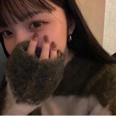 裏アカ始めました。 仲良くしてください。