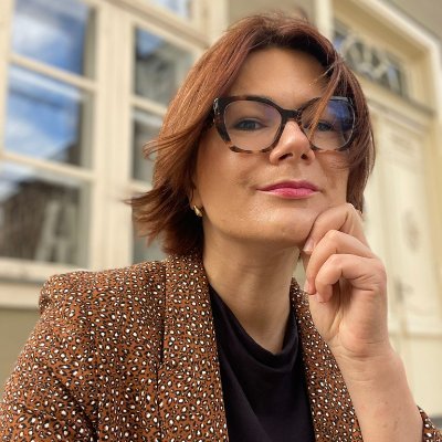 Komunikācijas cilvēks ar izkoptu prasmi atklāt un izcelt vērtīgo.