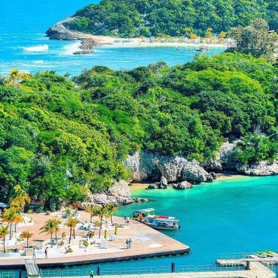 Bouchouverte's profile picture. Haïti 🇭🇹 doit renaître de ses cendres.