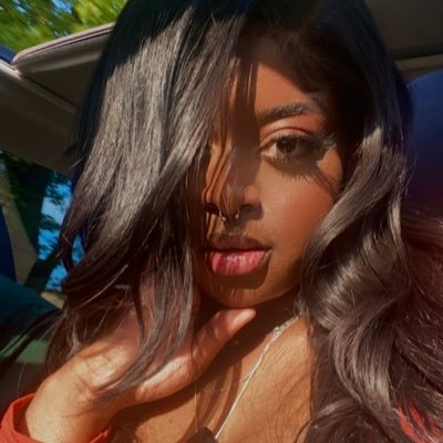 Mastering my creativity 🎨 | Sim-Simmer 👾| Marketing Specialist | Human Design: Manifestor