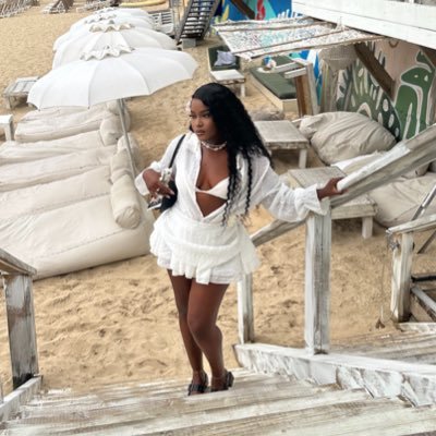 estherosayi's profile picture. My middle name is BRAT 😜