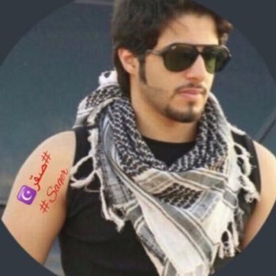 أعشـــــــق الصمت . . ويستهــــويني الهــدوء . . أحيــاناً أميــل لـ ” الغموض ” لايعلم مابداخلي سوى خالقي - عاشق للشعر ومحب للسفر والسياحه ••