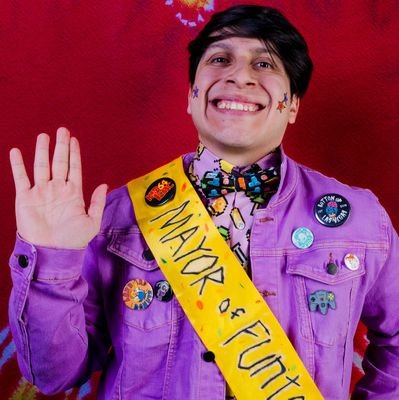 Mayor of FUNTOWN (currently in Las Vegas NV) 🎉 The Friend Fighter💥 😋 Mr. Shenanigans himself 😅✨️
#Pridestylepro
#santinobros DM for bookings!