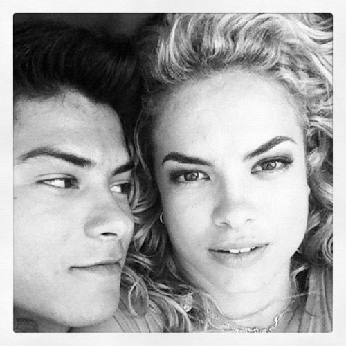 Dedicado a : @lua_blanco e  @Aguiarthur ~ E madrinhas do fc : @viciadaem_Luar e @Rebeldetime.