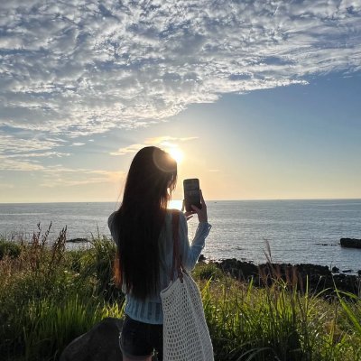 Verity0321's profile picture. The smarter you get, the less you tweet.🌺🥀