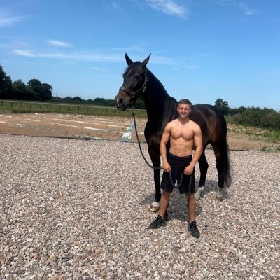 24 y/o British stallion. Naughty page in bio😈