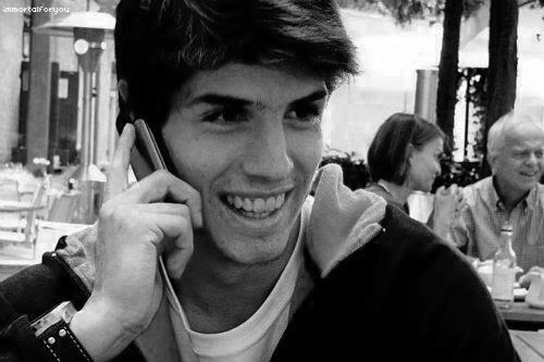 Não importa o que pensem, não importa o que digam, você sempre será meu Lucas.  Since: 01/08/2011