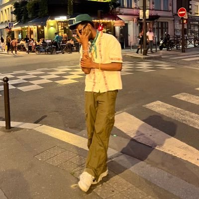 Je suis en total roue libre, rien ne sert de savoir ce qui se tweet ici.