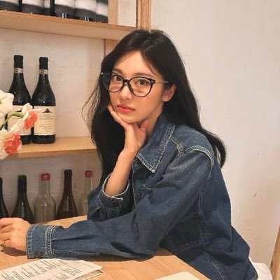 cemnamoroll's profile picture. too good to be true