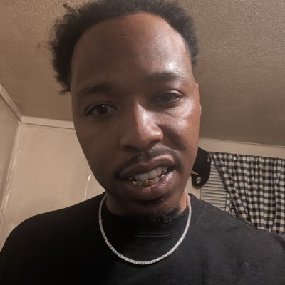 slimeredgreen5's profile picture. 