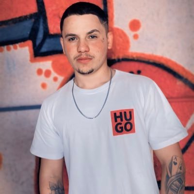 Vivendo momentos e contribuindo lembranças🎭 • 24y • Insta: giovane_branger • Rio do Sul-SC