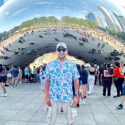 ULTRA maratonista. Productor multimedia profesional. Premio Nacional de Locución. Mi vida es plena, mil errores y mil aciertos.