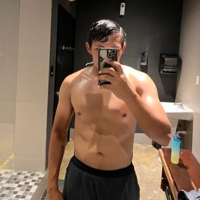 ldawayo's profile picture. I'm all about having fun, I live, I laugh and I love but that doesn't I don't feel pain. I care about everybody around me