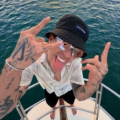 🔔 | En está cuenta encontrarás información sobre el cantante e influencer mexicano, JD Pantoja.