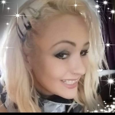 Hi all, I'm simply a complicated woman, I have very many talents between brick laying and training race horses, I am paying attention, are you? 💚💚💚