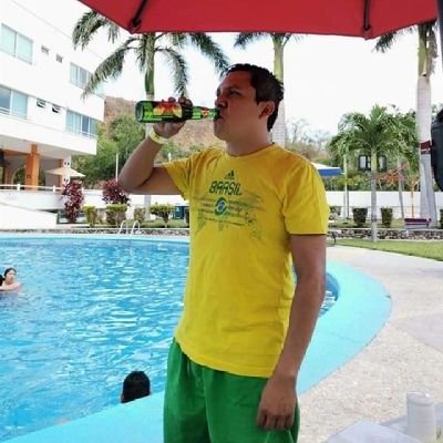 Me gusta hablar directo sin tantos rodeos, ante todo tener humildad y los pies bien puestos sobre la tierra, me gusta ser optimista y a la vez realista ! 😊