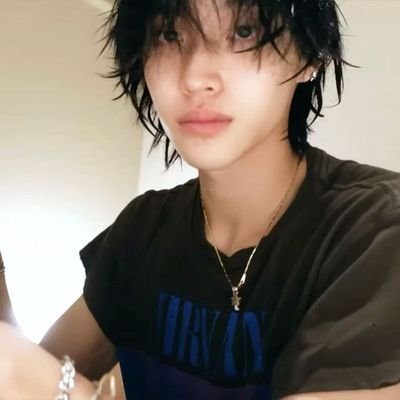fleurdewonbinz's profile picture. ⌗ in a garden of peace, happiness, and love 𓈀⋅  reading account for aus🪻𓄹𓂃