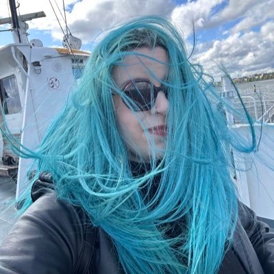 Emo millennial living buried in a cave, trying to hide from the sun. Dog person. Is going to concerts a personality trait? ✨ David Tennant fangirl ✨ (she/her)