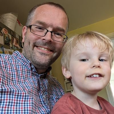 Dutch but living in North Cork, Ireland! Video blogging #MyElectricJourney! Husband, Father of 3 👼👦👶, Medical Scientist. MSc student and pizza lover.