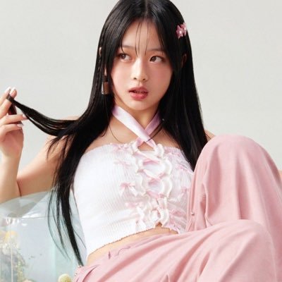 — ୨୧ ⋆.˚ #studytwt │ 1st year of shs! ✋🏻👀 soon to be fk gamada²⁷ 👩🏻⚕️🩺⭐️🌏📓🎒 side note! might contain a bit of my rants O____o