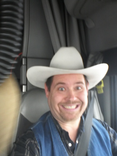 im a otr truck driver and love sirius nfl channel 124 listen too them guys all the time single and loving it have 5 kids and 2 step by 2 diff relationships ;)