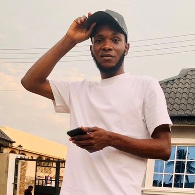 Icarmie1's profile picture. Be careful 🤐