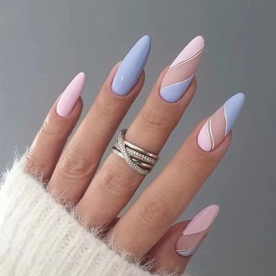 I love nails 💅🏽 and older men.
#music rants??#unpopular opinions