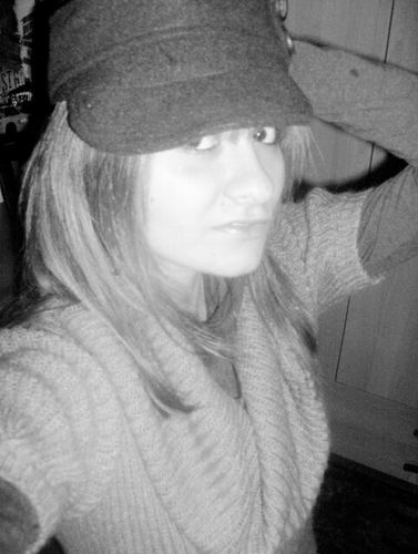 Puues nada, seguidora del atletii, estudiiante (dentro de lo que cabe) y amante de las fiestas. Muy enamoradiiza (: si si si