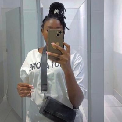 YamikaneM's profile picture. worst place to tell a lie is in the mirror🥀