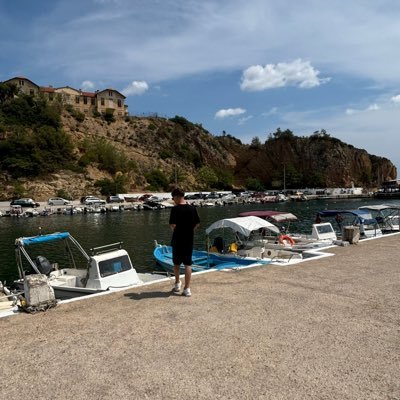 ML_Freshu's profile picture. ~Altii au murit si nu au patit nimic~