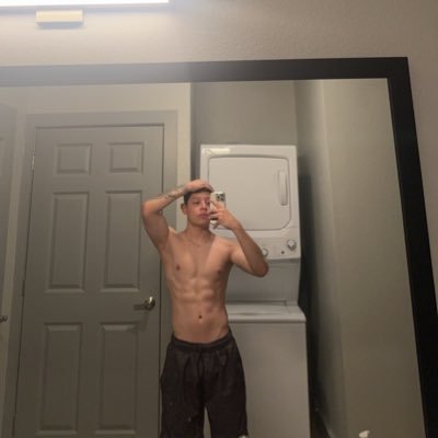 liljavijv's profile picture. 23