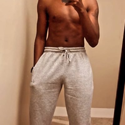 Dominant daddy in {D}MV. Where are my submissive good boys?😈😏