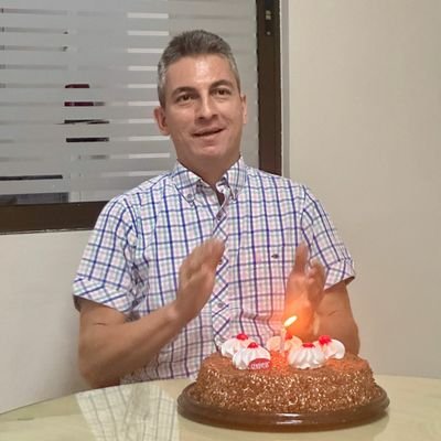 javierjaimesv's profile picture. Amo la vida, la salsa, el baloncesto y a mi familia.