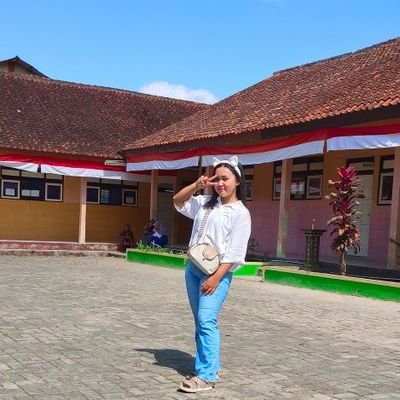 nunungdwi451's profile picture. 