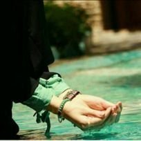 هنرمندی که فعلاً رسالتش تربیت دوتا پسرشه.
عاشق همسرشه.
حسین(علیه السلام) پناهشه و الان چه خوبه که شما اینجایین!❤️