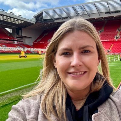 Boy mum (usually driving kids to/watching football matches/training ) 👦🏻👦🏼; Liverpool FC supporter⚽️🔴; Country music fan 🤠