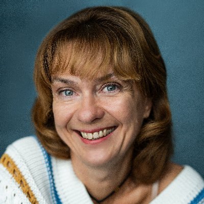 Actor/ Producer https://t.co/nWc18g7XHA
RADA
MA Linguistics, fluent in 4 languages